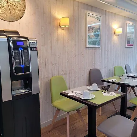 Brit Des Halles Hotel 3*