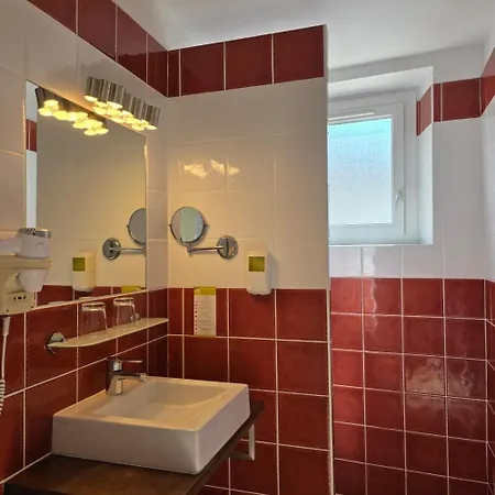 Hotel Brit Des Halles 3*