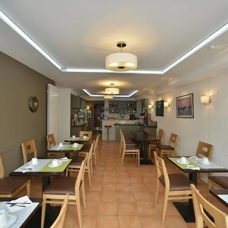Hotel Brit Des Halles 3*